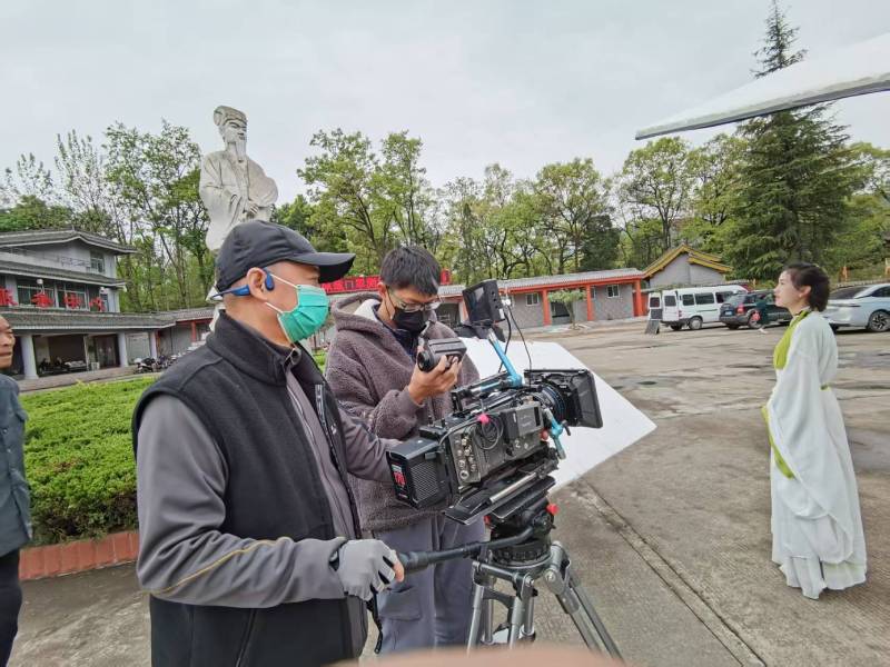 久治县广告片拍摄公司：从策划到投放，一站式服务，让品牌传播更高效！
