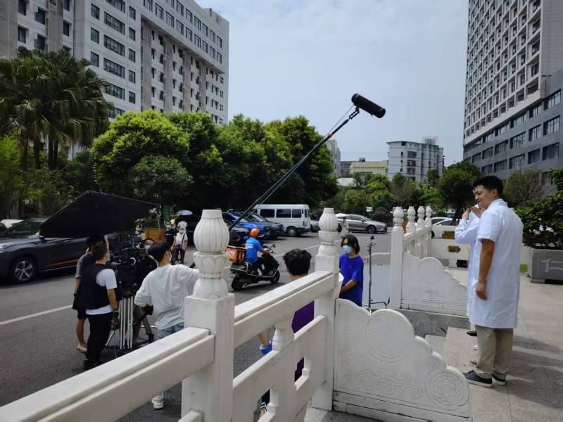 久治县广告片拍摄公司低成本实现高规格制作的诀窍